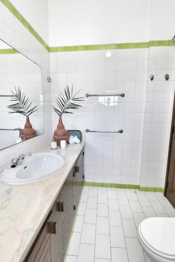 T3 Holiday Cottage Near The Beach | C225 Porches  Eksteriør billede